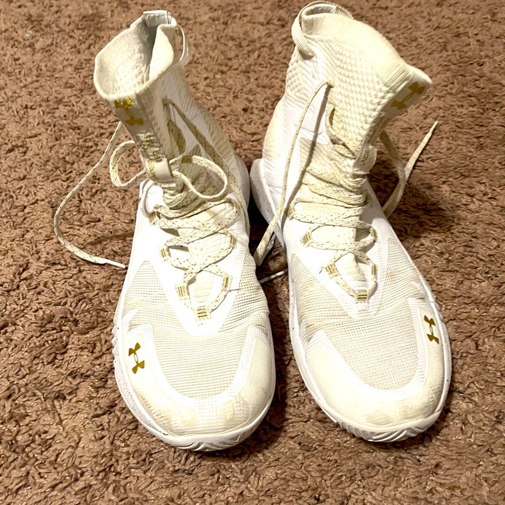 Under armour highlight 2.0 size 8.5